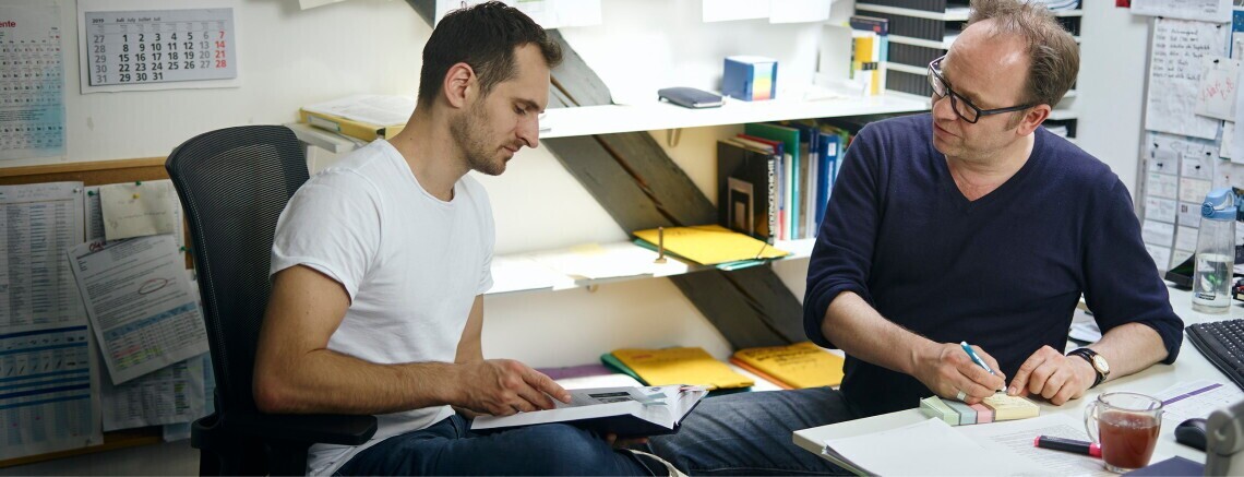 CEO's CONSULTANT, 2. image