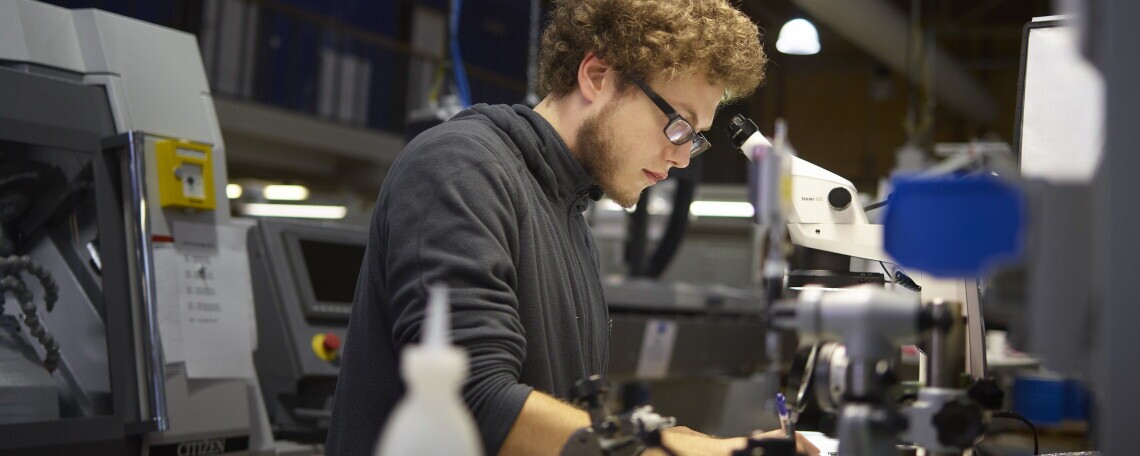 PRODUKTIONSMITARBEITER*IN - ZERSPANUNGSMECHANIKER*IN (W/M/D), 2. Bild