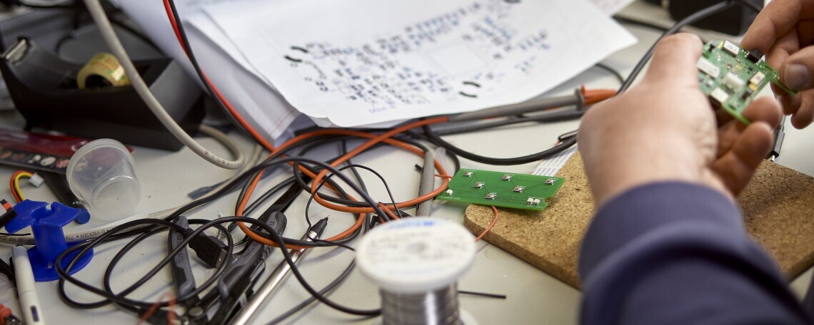 PRODUCTION WORKER - ELECTRICAL ASSEMBLY, 2. image