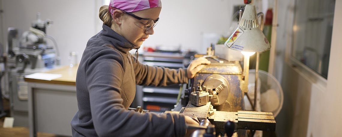 APPRENTICESHIP METAL CUTTING MECHANIC (F/M/D), 1. image