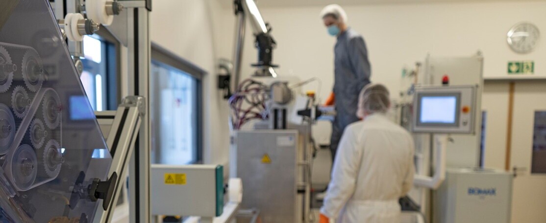 CLEANROOM PRODUCTION ASSISTANT (F/M/D), 1. image